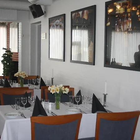 Bredehus 3*