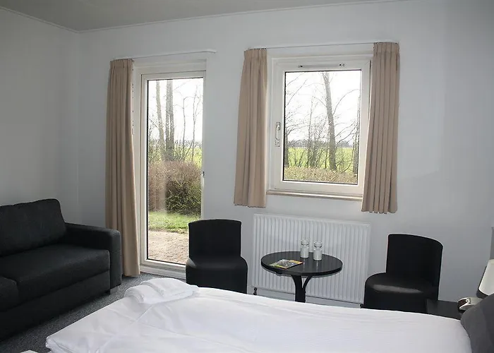 فندق Bredehus 3*